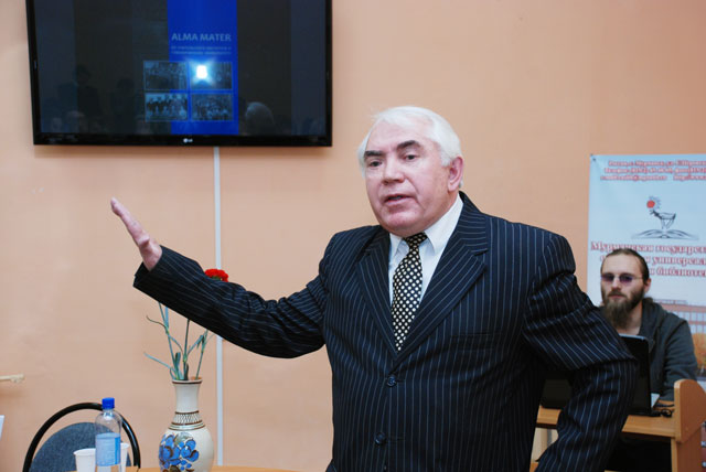 Профессор МГГУ Авдеев А.П. от имени читателей поблагодарил авторов книги